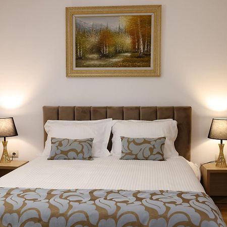 Vila Ferdinand Modern Rooms In Tirana'S Center Quarto foto