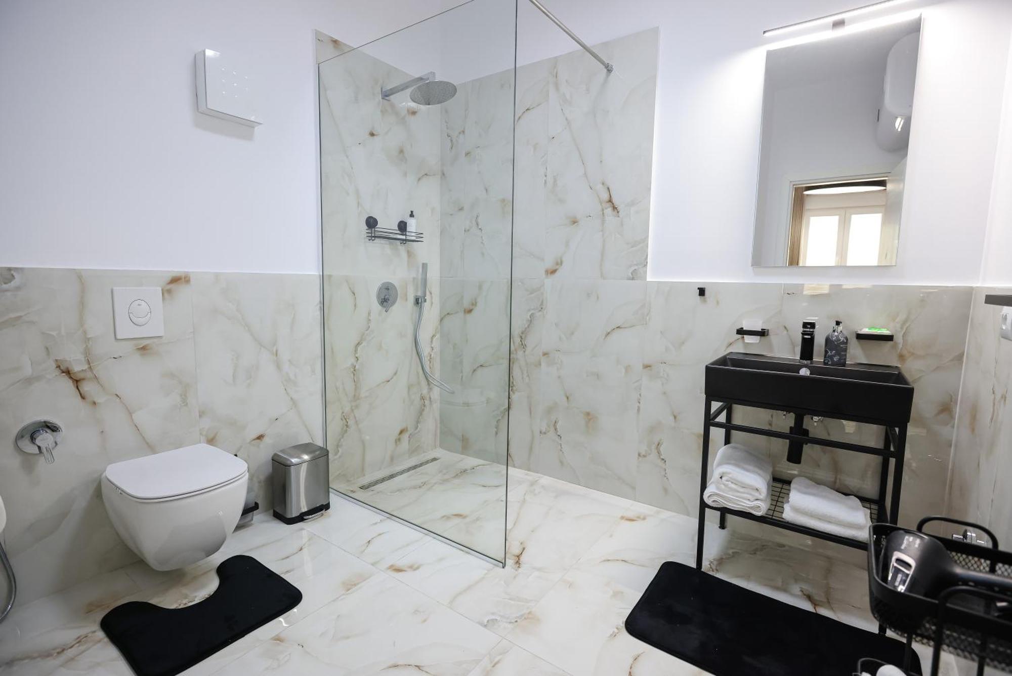 Vila Ferdinand Modern Rooms In Tirana'S Center Quarto foto